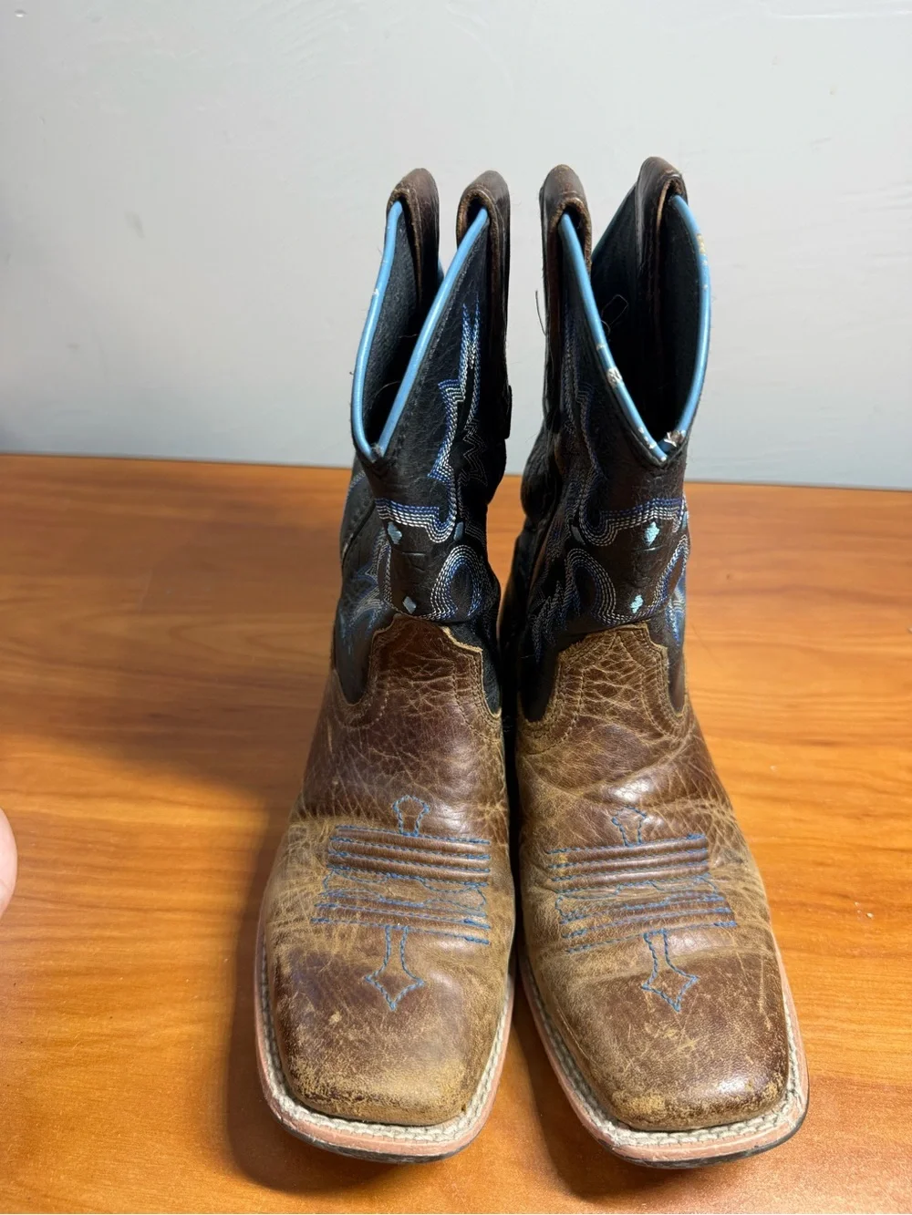 Ariat Kids' Boys Tombstone Western Boot Cowboy Brown Blue Black Detail Big Kid 1
